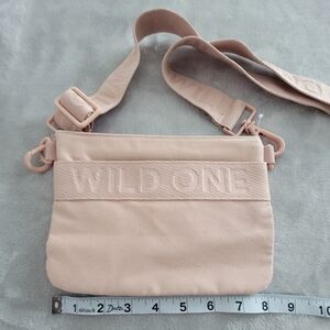 Wild One Treat Pouch For Dogs In Pink